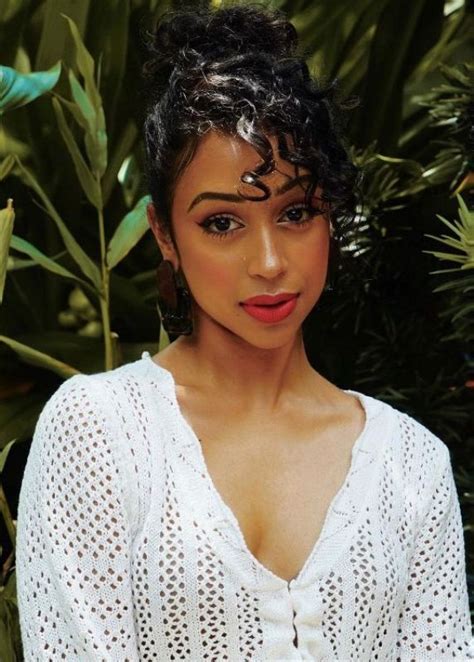 Liza Koshy Age, Boyfriend, Family, Biography & More